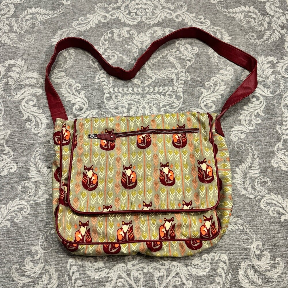 Capri Designs Wilderness Collection Fox Print Flap Crossbody Messenger Bag
